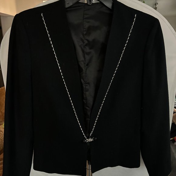 Blazer - Picture 1 of 2